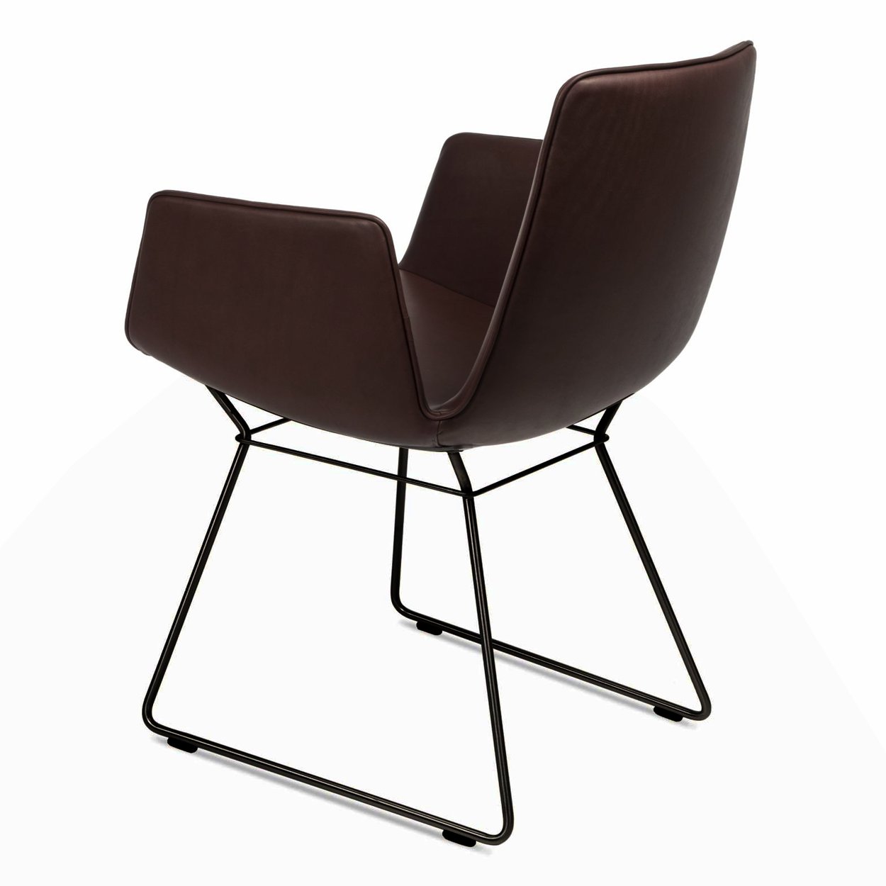 Amelie Armchair High in dunkelbraunem Leder Adora Torba mit schwarzem Drahtgestell, Seitenansicht