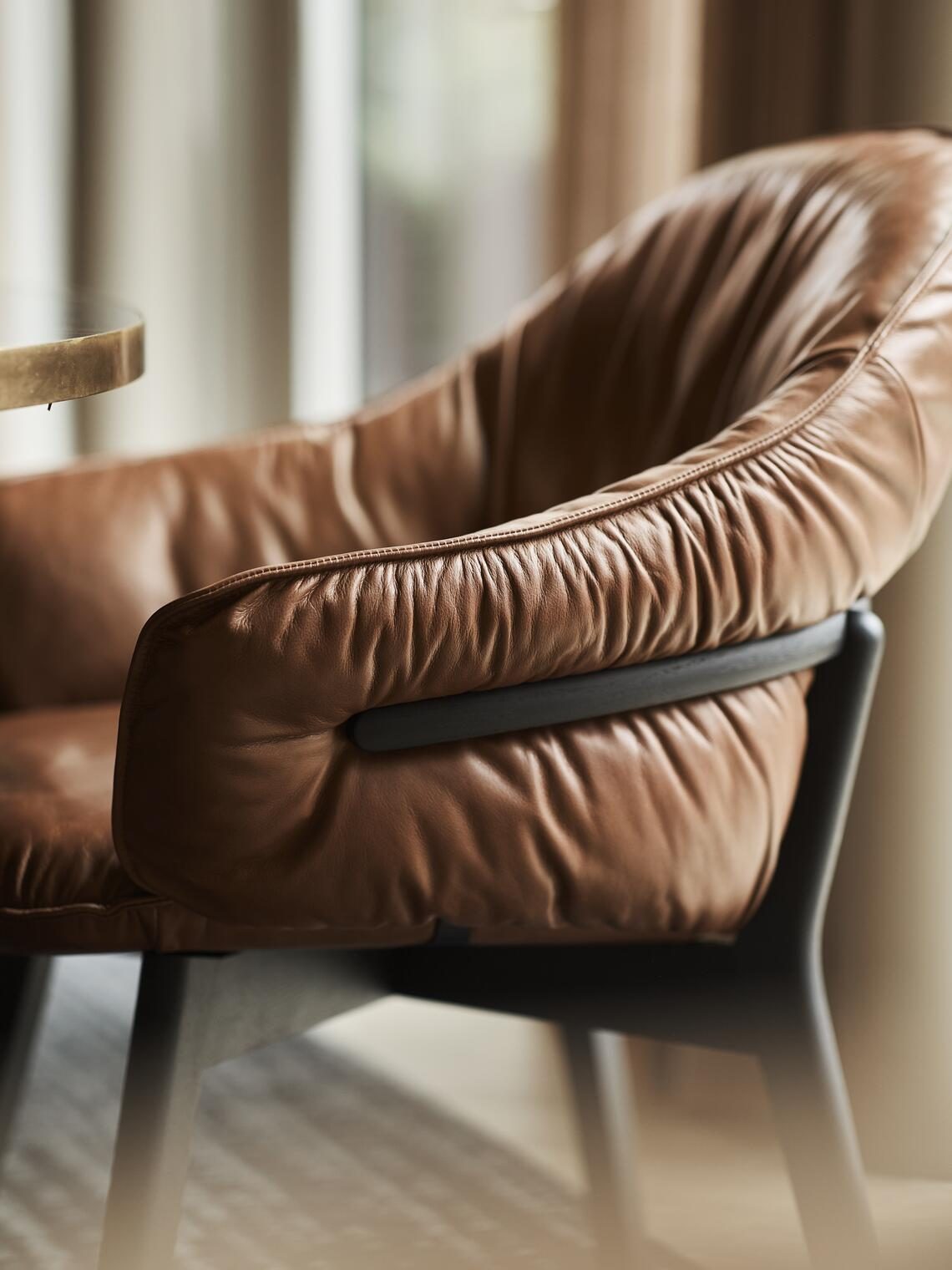Marie Armchair in Cognac-Leder, Detail der Schale