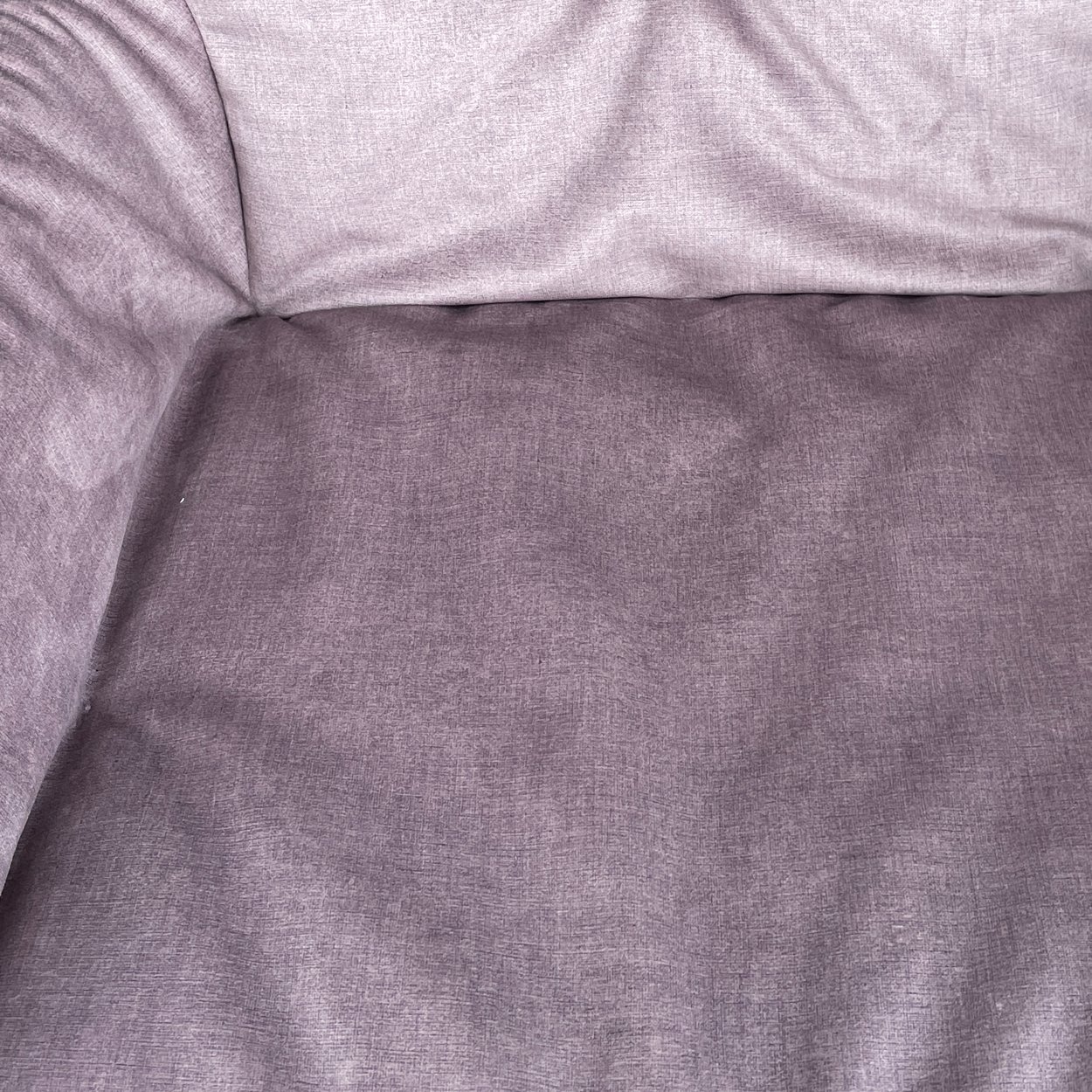 Leya Armchair High im Detail: lavendelgrauer Stoff Smart Tourterelle an Sitz und Lehne