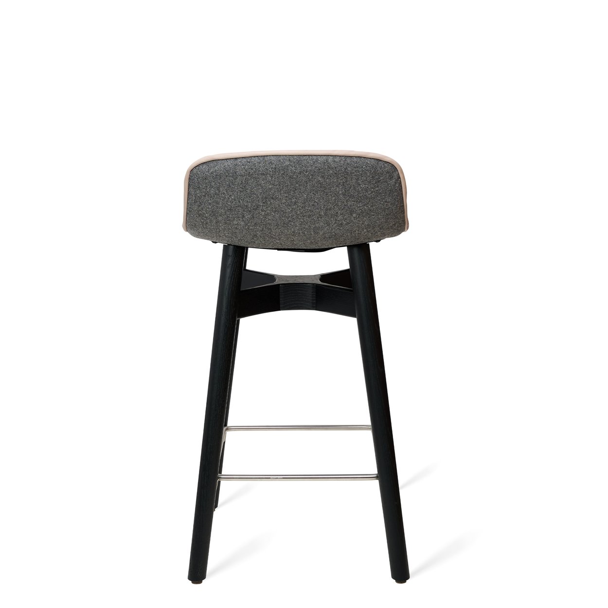 Leya Barstool Low mit grauem Stoff Loden Bergen auf der Rückseite, cremefarbener Rand, schwarzes Holzgestell, Rückansicht