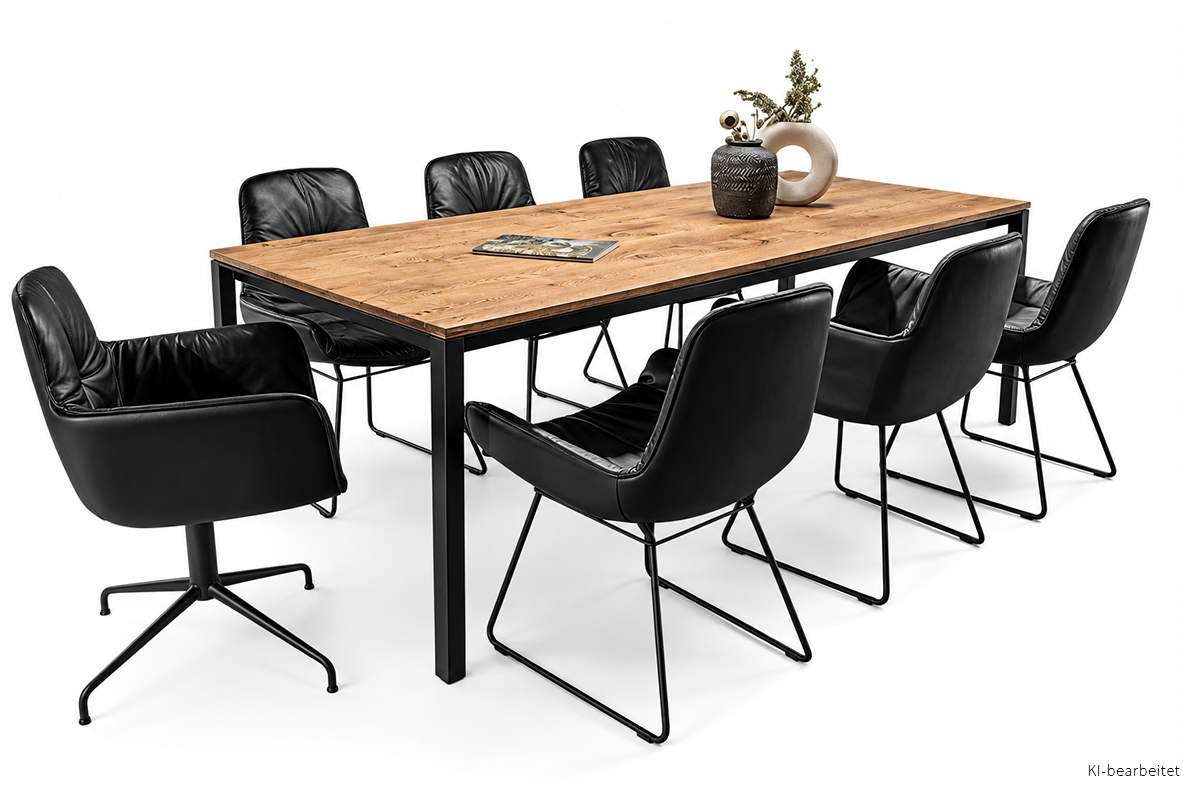 Zwei Freifrau Leya Armchair in schwarzem Leder an einem runden Janua Esstisch mit Marmorplatte