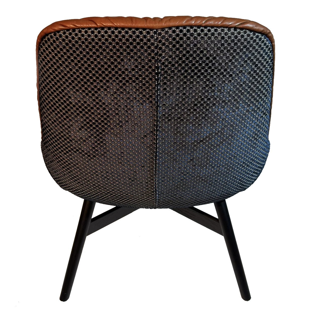 Leya Lounge Chair mit Rückseite in Nobilis Raphael, Leder Opium Cognac, schwarze Holzfüße, Rückansicht