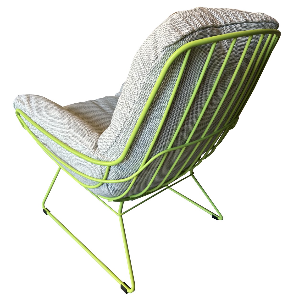 Leyasol Lounge Chair für draußen, Bezug Lopi Bud in hellem Grau, hellgrünes Drahtgestell, schräg von hinten